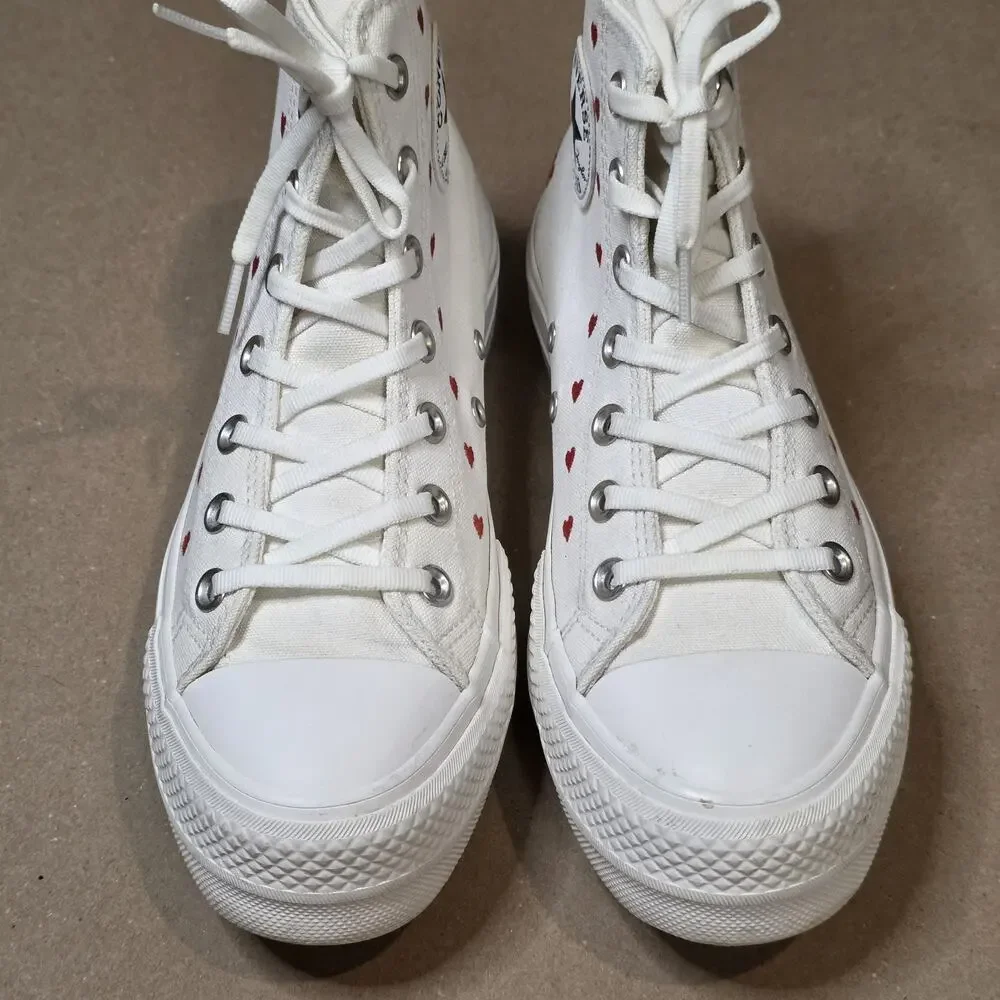 Women’s SZ 7.5 Converse All Star Lift Platform High Embroidered Hearts White
